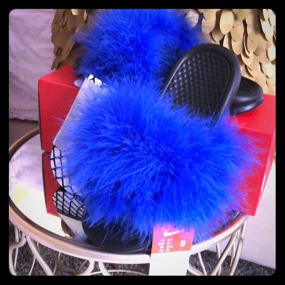 Nike Shoes - NEW Nike fur slides😍